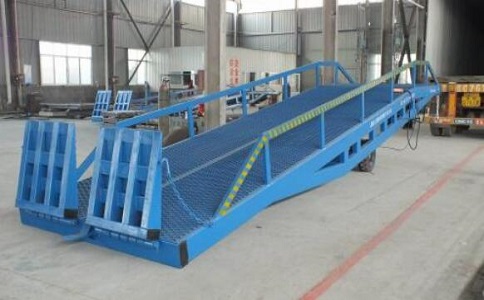 移動式登車橋